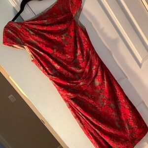 Kay Unger New York lace dress tan lining. Cap sleeve back zip. Ruched waist sz 8